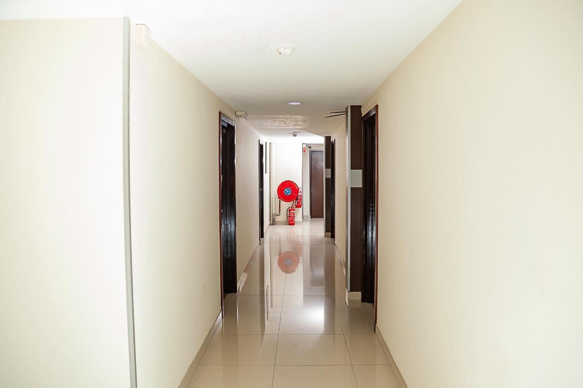 Super Oyo 90055 Mansion Inn Sibu Buitenkant foto